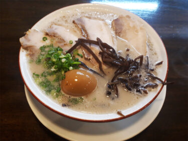 【長浜ラーメン 松吉】山梨では貴重な本場豚骨ラーメンを。名前は「まつきち」だからね！！@山梨・韮崎市