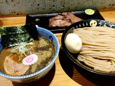 【中華蕎麦 うゑず】県内で多くのラーメン屋店主が認める、山梨屈指の人気店のつけめんと中華そば(最新のお店の予約方法付き)