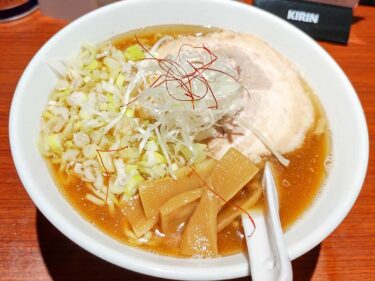 【ラーメン由】まるでカフェのようなお店で無添加・無化調・自家製麺のラーメンを頂きます。