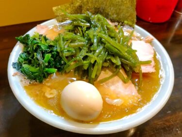 【家系ラーメン ジェット家】「松本人志のすべらない話」でも取り上げられた”こけし兄さん”が作る豚骨醤油ラーメン@静岡・掛川市