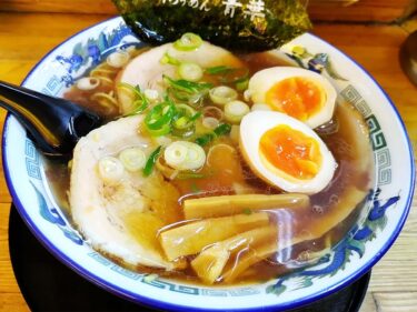 【旭川らぅめん青葉 本店】アットホームな雰囲気で食べる伝統の醤油ラーメンで体も心も暖まる♪