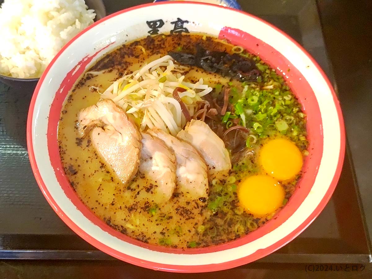 黒亭　熊本　玉子入りラーメン