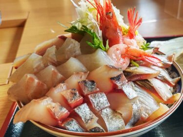 【氷見 魚市場食堂】寒ブリが美味しい氷見市で最高の海鮮丼の朝食を