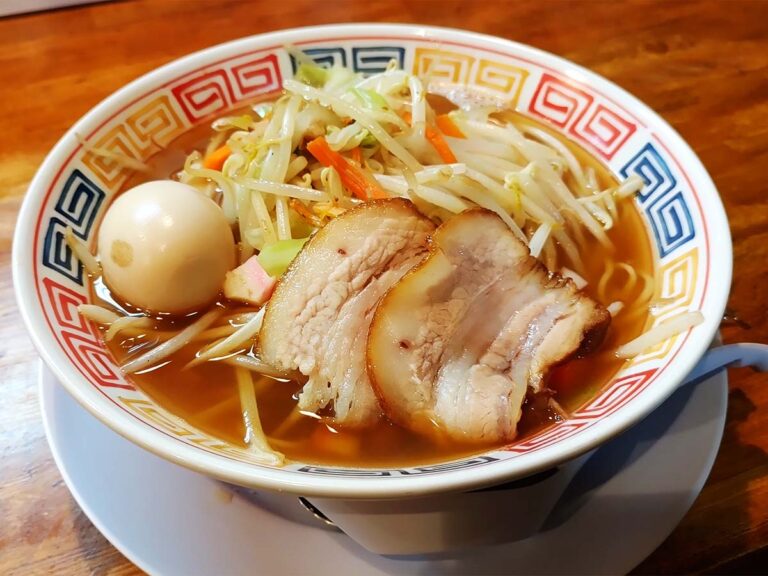 ラーメン いなや 化学調味料なし 自家製麺のこだわり 冬の限定ラーメンの 野菜ラーメン で暖まろう