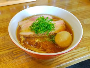 【中華蕎麦 さい藤】甲府に人気店”初志貫徹”の二毛作。金曜の昼限定の綺麗すぎる中華そば。