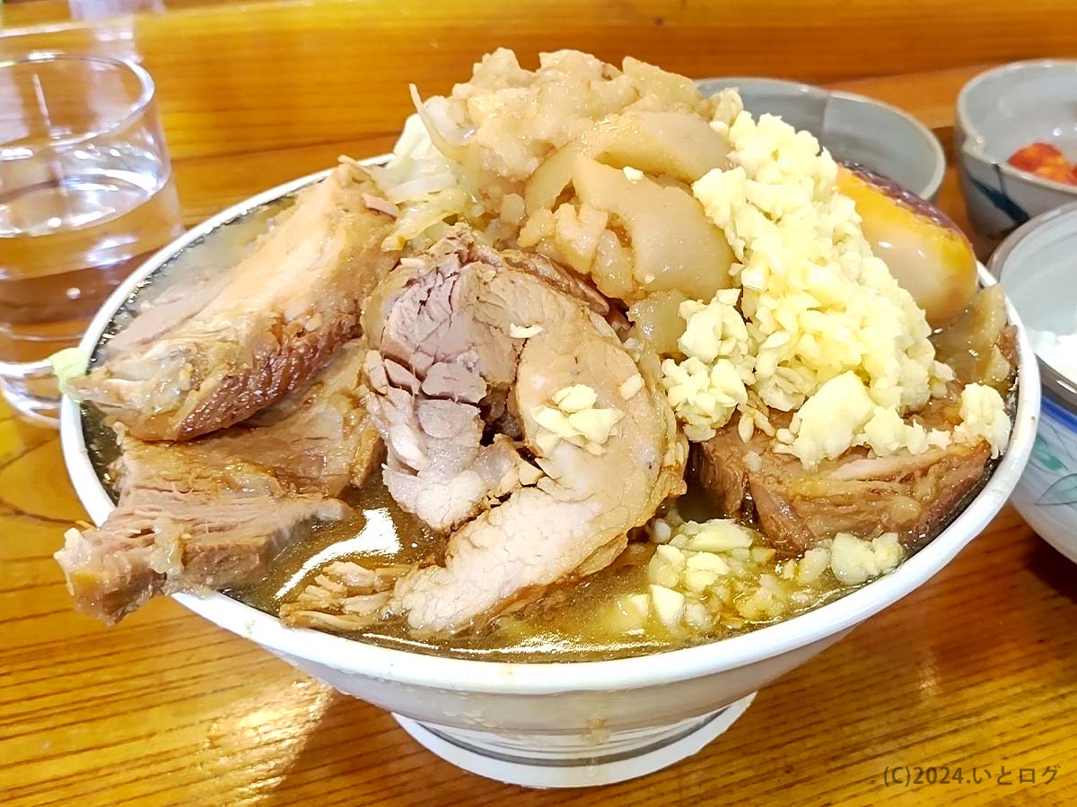 自家製麺 太宰食堂　山梨　甲府　豚ラーメン