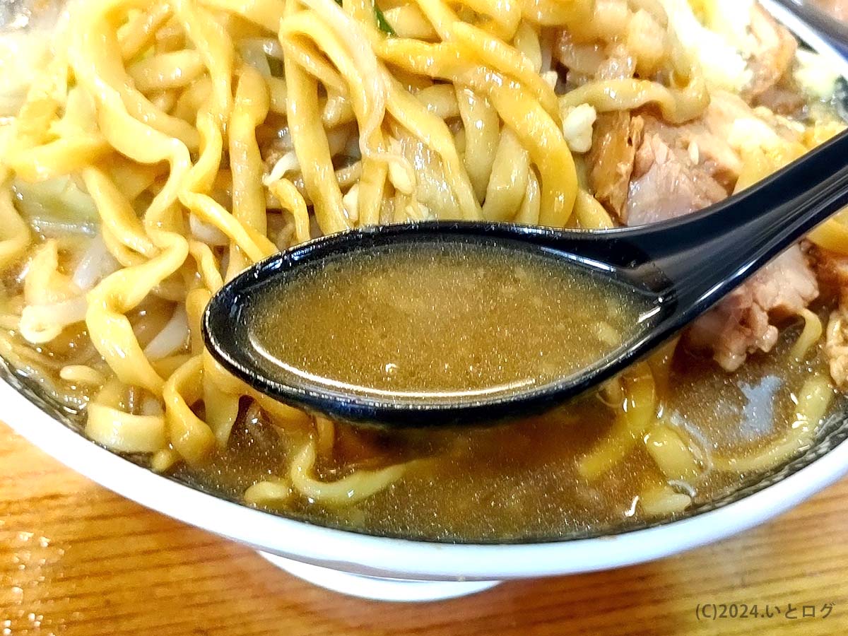 自家製麺 太宰食堂　山梨　甲府　スープ