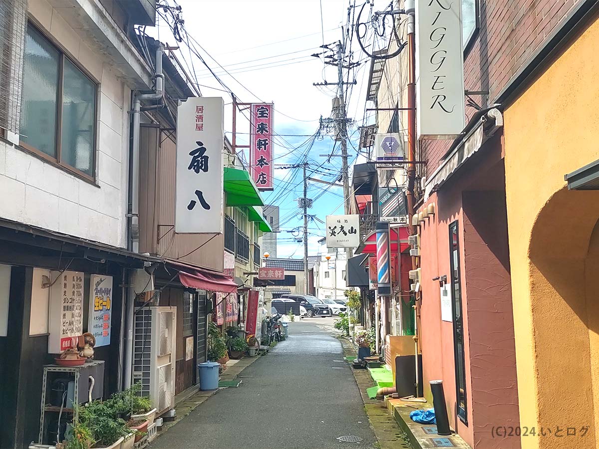 宝来軒　中津市　大分　店舗周囲のお店