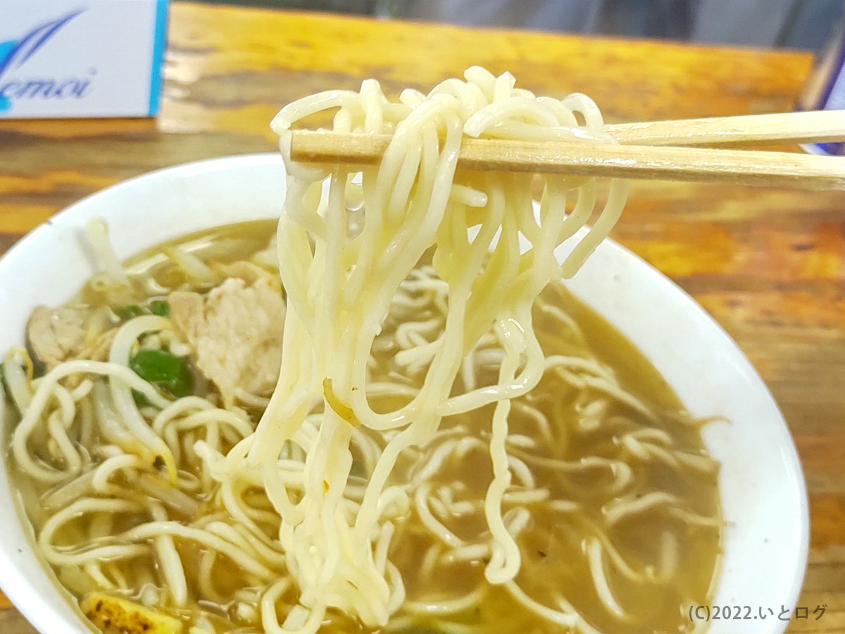 ニラそば　麺