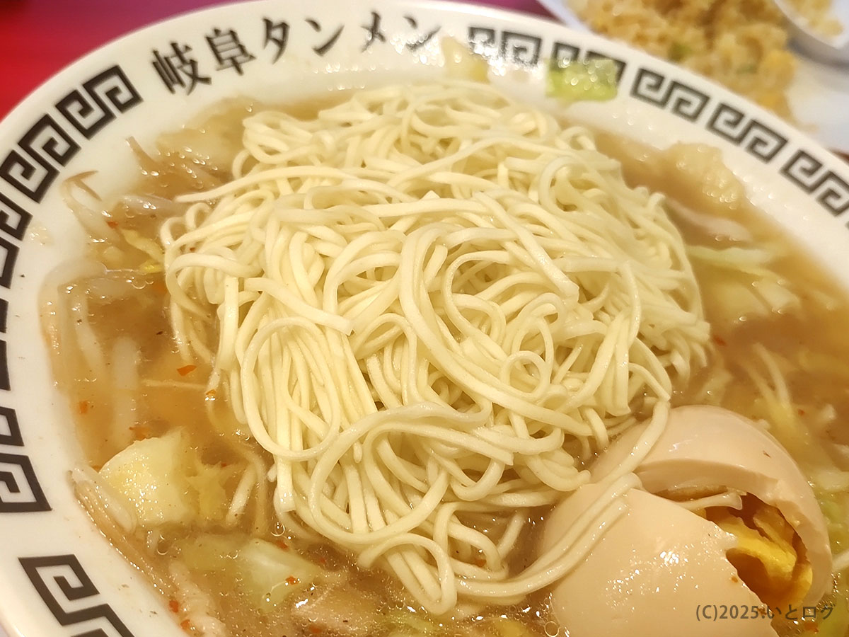 細麺の替玉を追加投入。岐阜タンメン 名古屋・豊田など他店でも愛される“追い麺”文化。