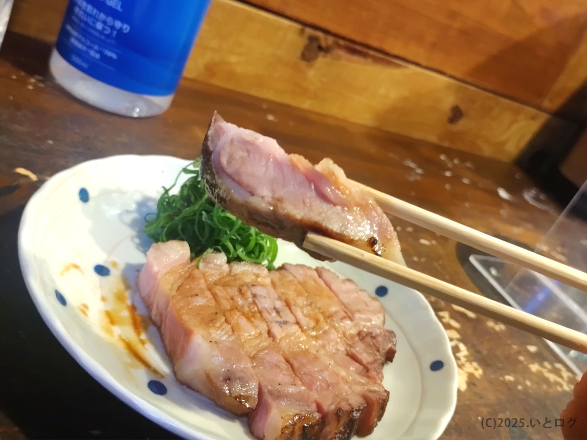 麺屋ソミーズの厚切りステーキ。福知山ランチとして単品でも楽しめる贅沢な一皿で、ラーメンレビューでも高評価の逸品。