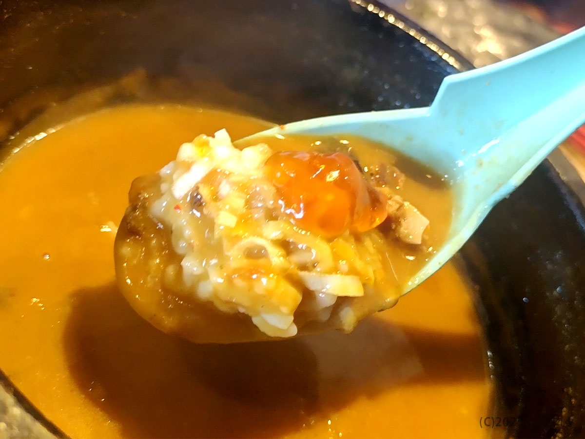 つけ汁にかつお飯を合わせて楽しむ、竹本商店 つけ麺開拓舎の〆スタイル