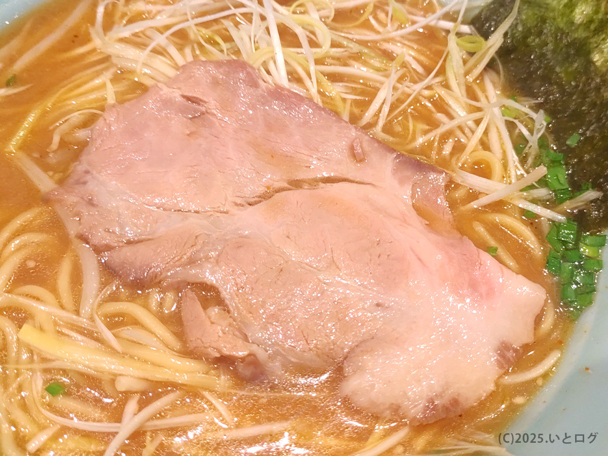 らーめん錦 大館市のラーメンにのるチャーシュー。しっとりとした食感で評判のトッピング