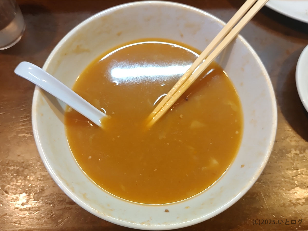 味噌ちゃんぽんを食べ終えた後のどんぶり、秋田市の人気ラーメン店チャイナタウンでの食後風景