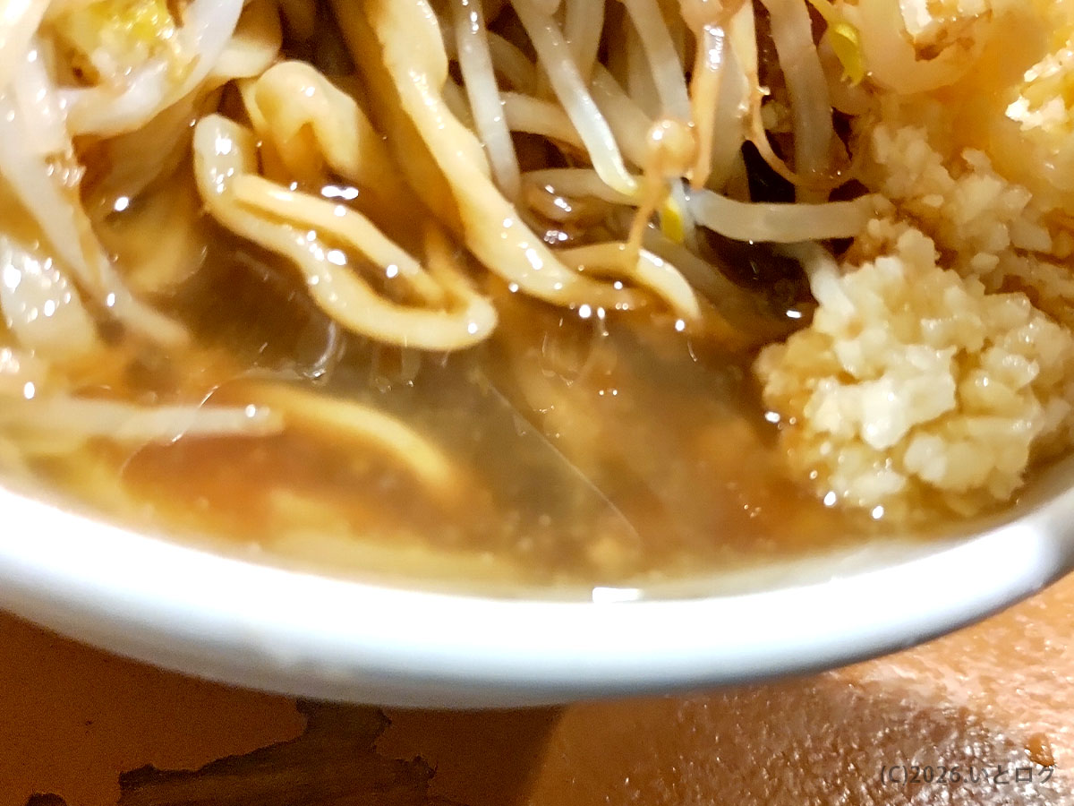 二郎インスパイア系らしい夢を語れ松山のスープと太麺。愛媛で楽しめる濃厚ラーメン