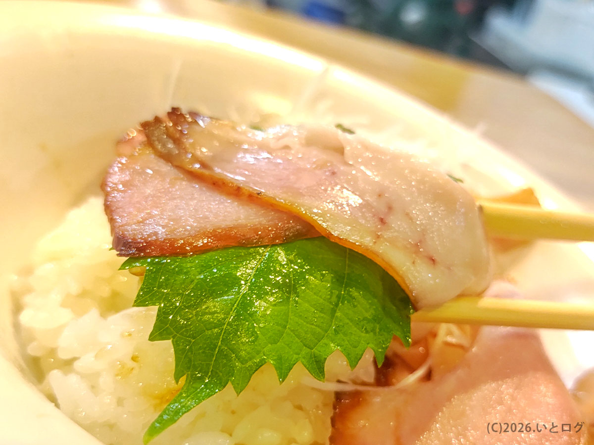 自家製麺 くろ松 の肉ごはん。群馬 ラーメン店で人気のサイドメニュー