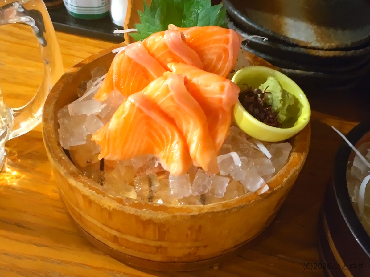 越前鮮魚店 福井片町店のサーモン刺身　福井市の海鮮居酒屋で味わう新鮮な刺身