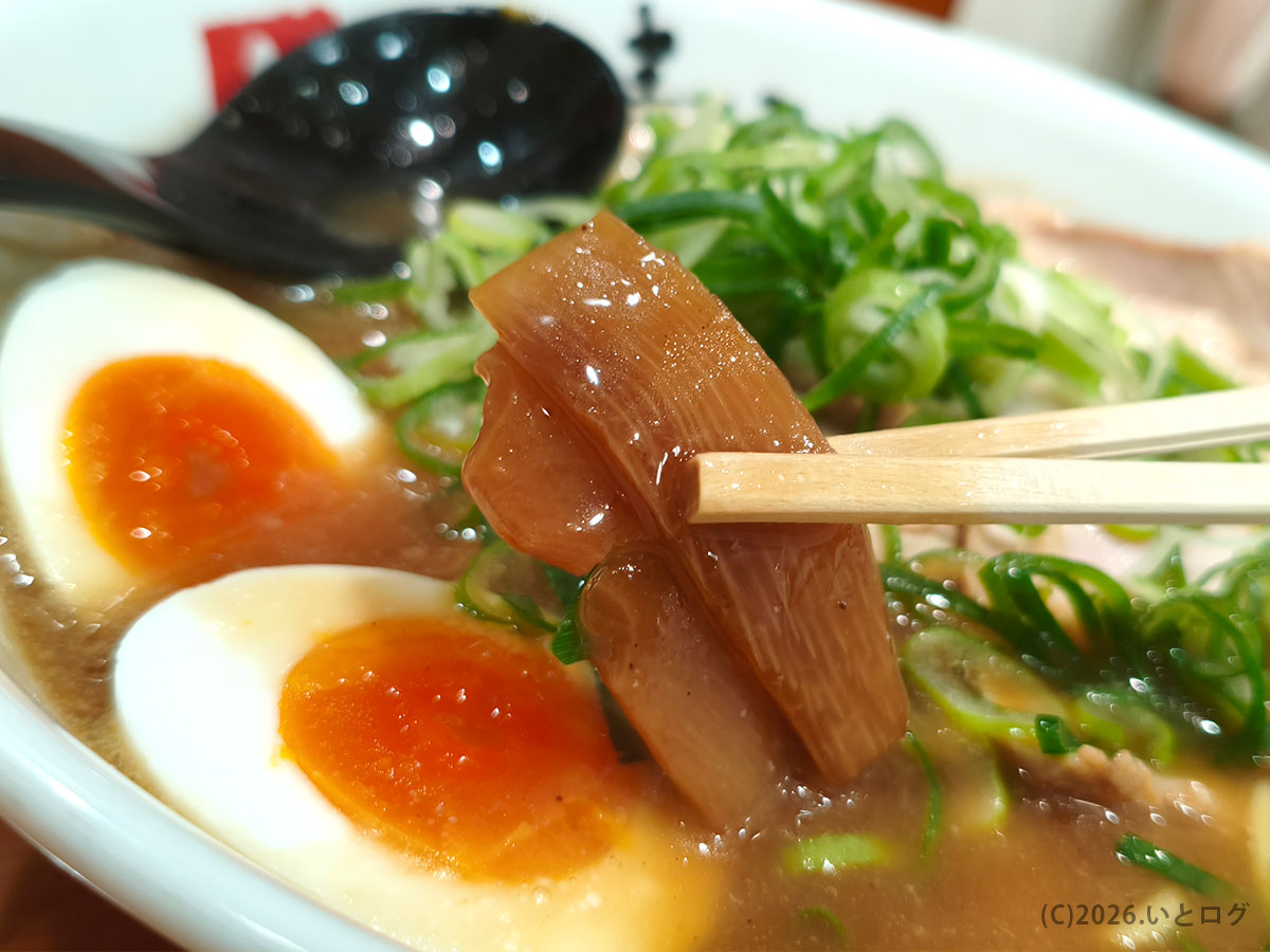 清乃 ラーメンのメンマと味玉のトッピング 食感のアクセントが楽しめる
