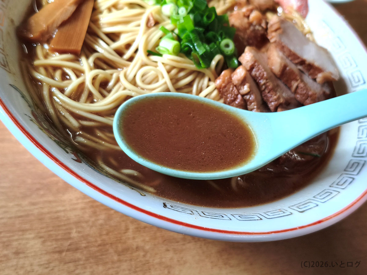 うらしまのスープ、コク深い和歌山ラーメンの特徴がよく出ている