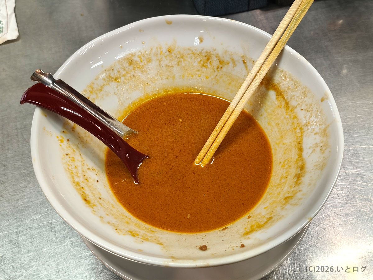登竜門 坦々麺を完飲した後の丼｜那覇ラーメンおすすめ店の満足度