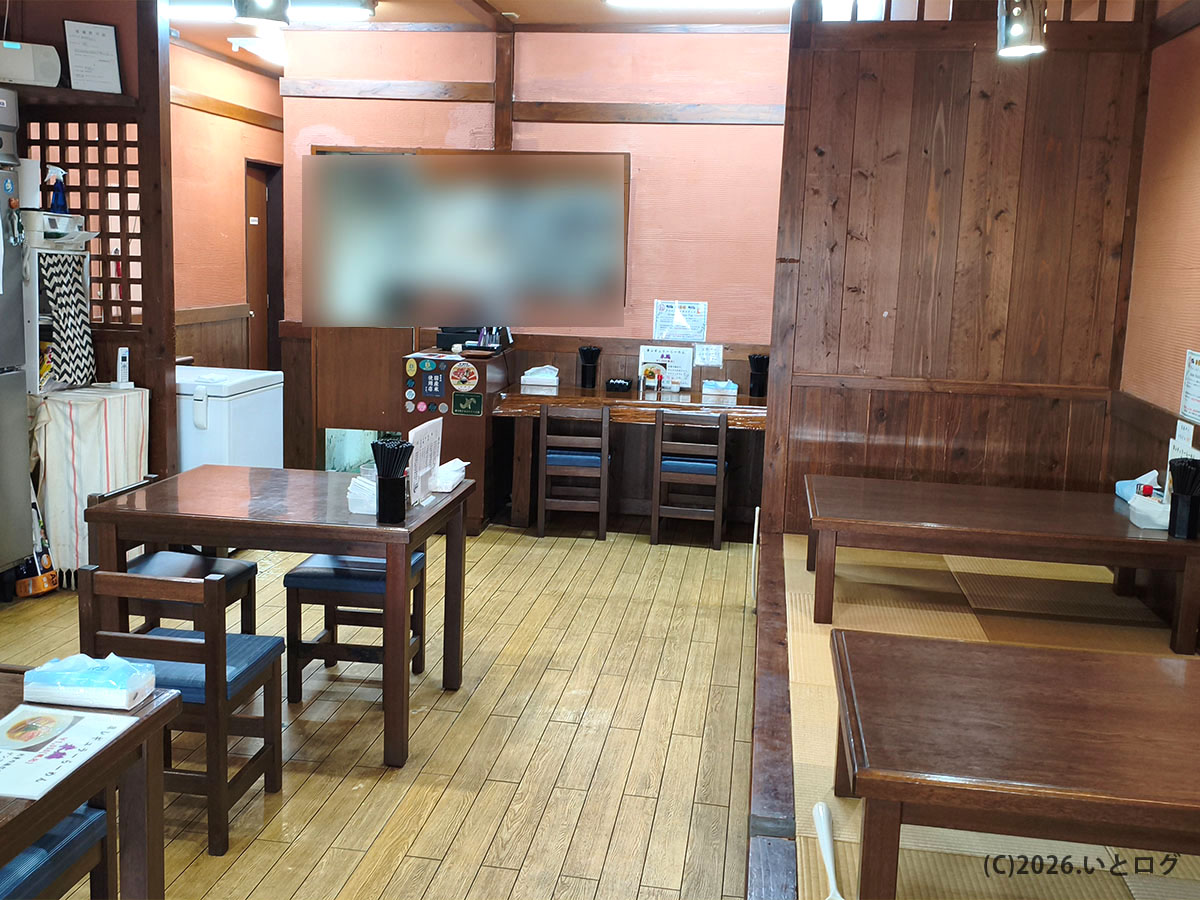Ryukyu Ramen Apollo 店内の様子（座敷席あり・沖縄で人気のラーメン店）