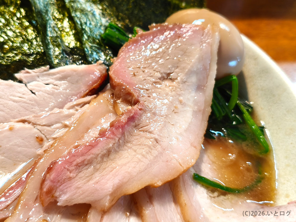 まるつストアの柔らかいチャーシュー|沖縄グルメでも満足度の高い肉感