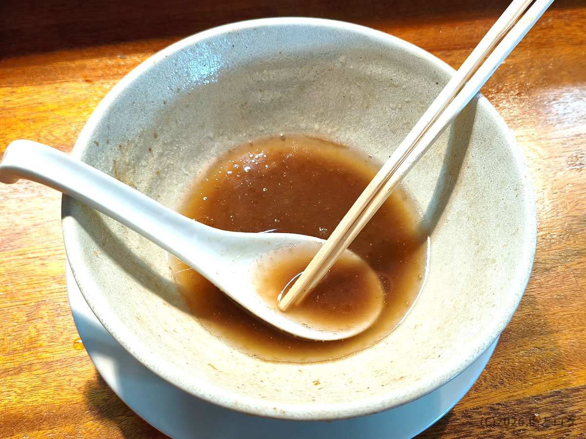 まるつストアのラーメン完食後の丼|読谷村グルメで満足度の高い一杯の余韻