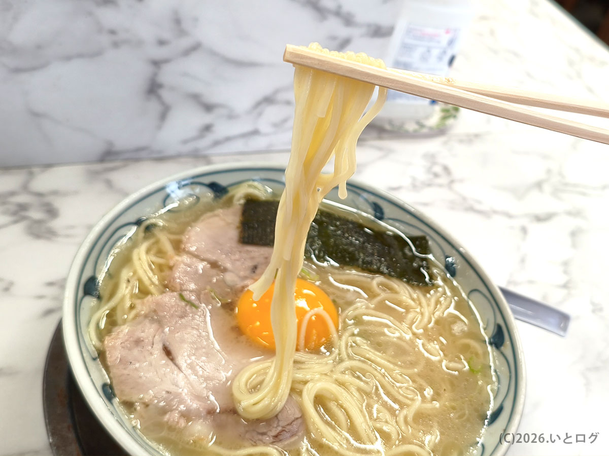 ラーメン もとむら 麺 細麺ストレート 替え玉にも合う軽やかな食感