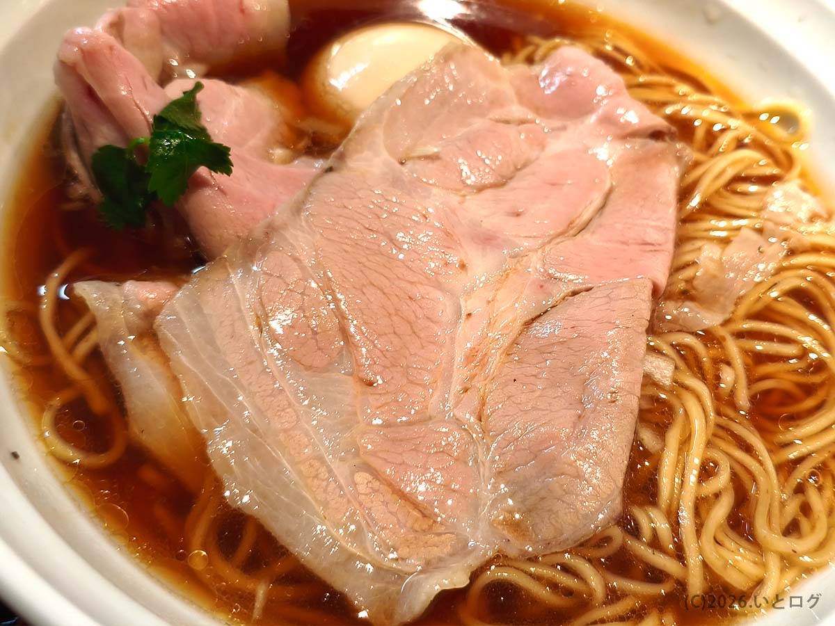 レアチャーシューがのる中華そば 佐々木麺之介の特製中華そば｜長崎ラーメンの人気店
