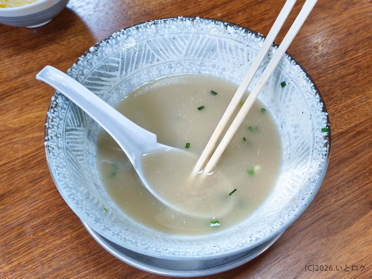 幸陽閣 佐賀のラーメンを完食した丼 濃厚豚骨スープまで飲み干した様子