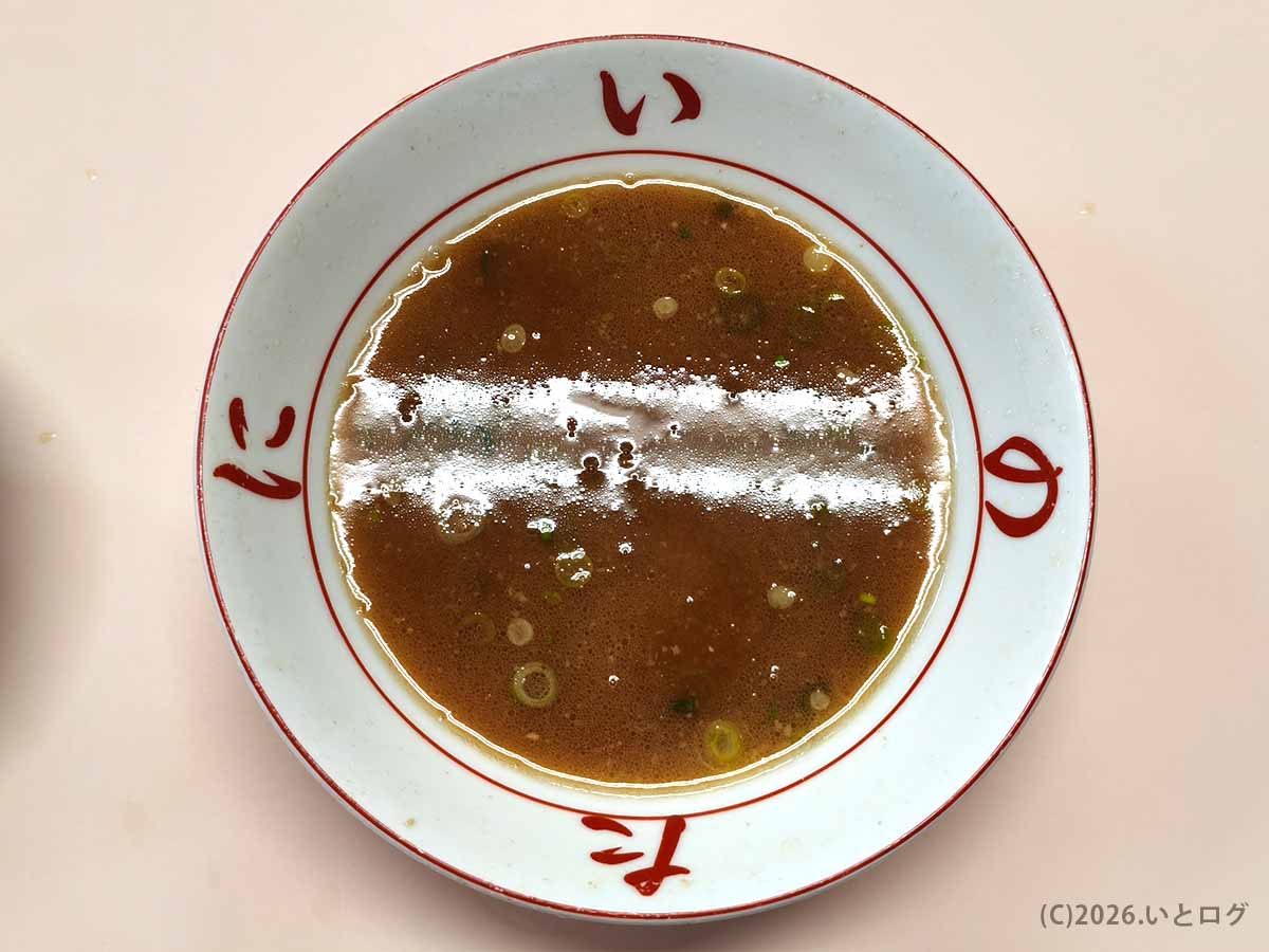 徳島市の中華そば いのたに 本店で徳島ラーメンを食べ終えた後の丼。茶系スープの余韻が残る、徳島ラーメン老舗の完食写真。