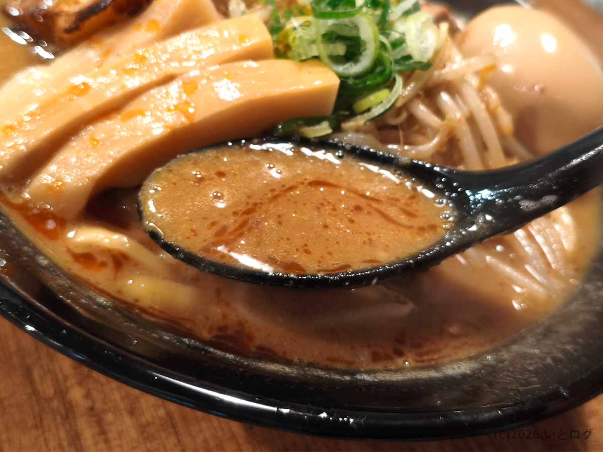 徳島の味噌そば JACで味わった濃厚でとろみのある味噌ラーメンのスープ