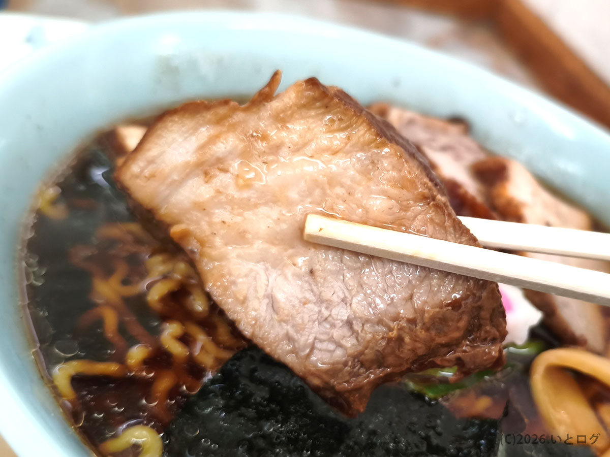 みどりや食堂のチャーシュー（韮崎ラーメンの具材アップ）