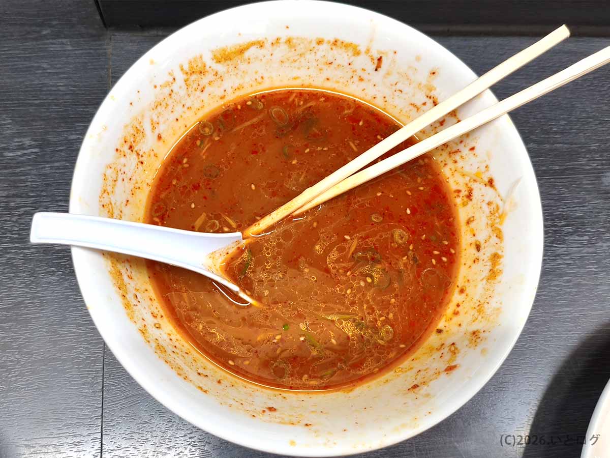 宮崎市清武の竜宮ラーメンで激辛ねぎみそラーメンを食べ終えた丼
