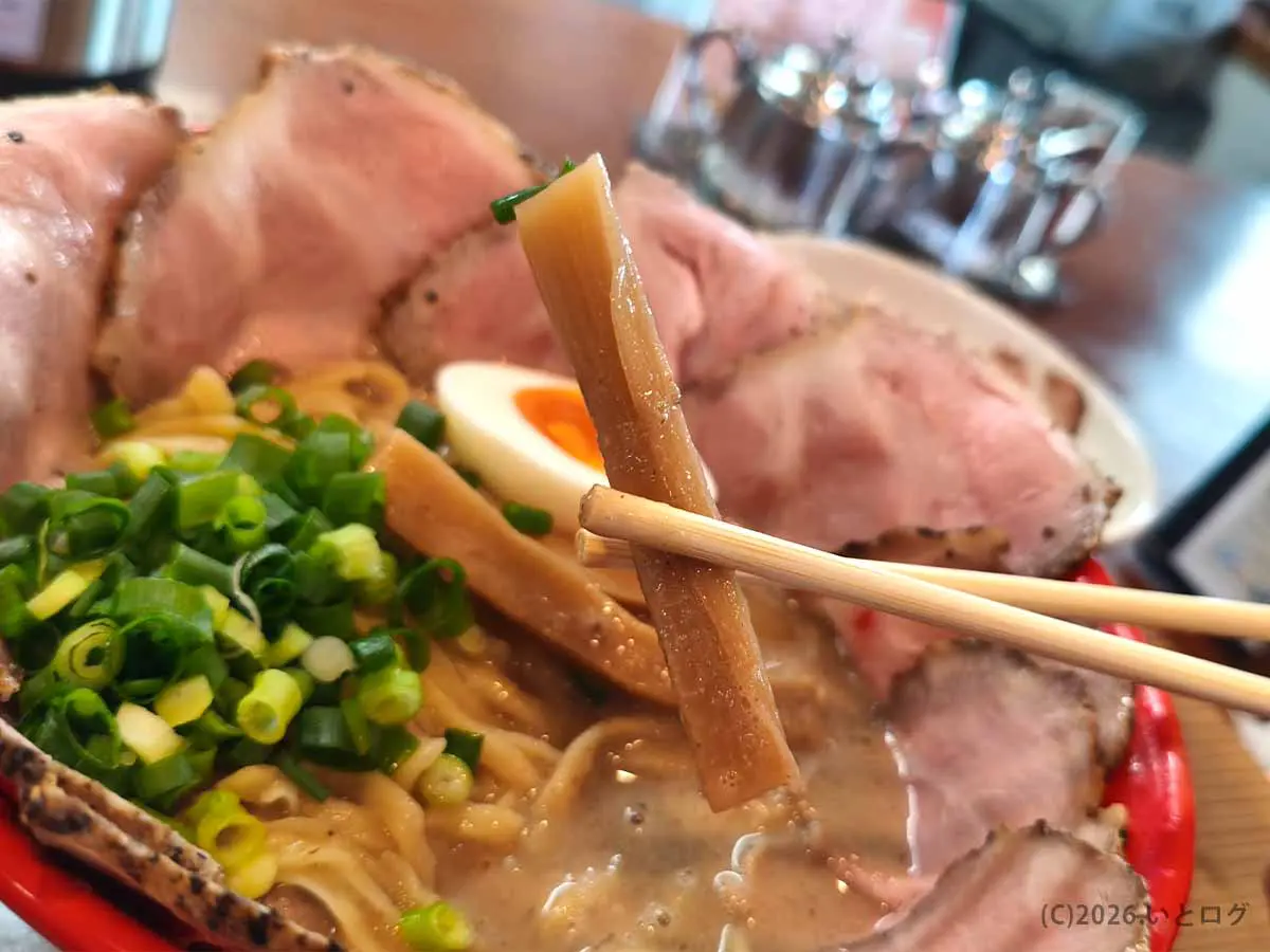 僕家のらーめん おえかき』特濃だくちゃは花びら肉まみれ @静岡・浜松市