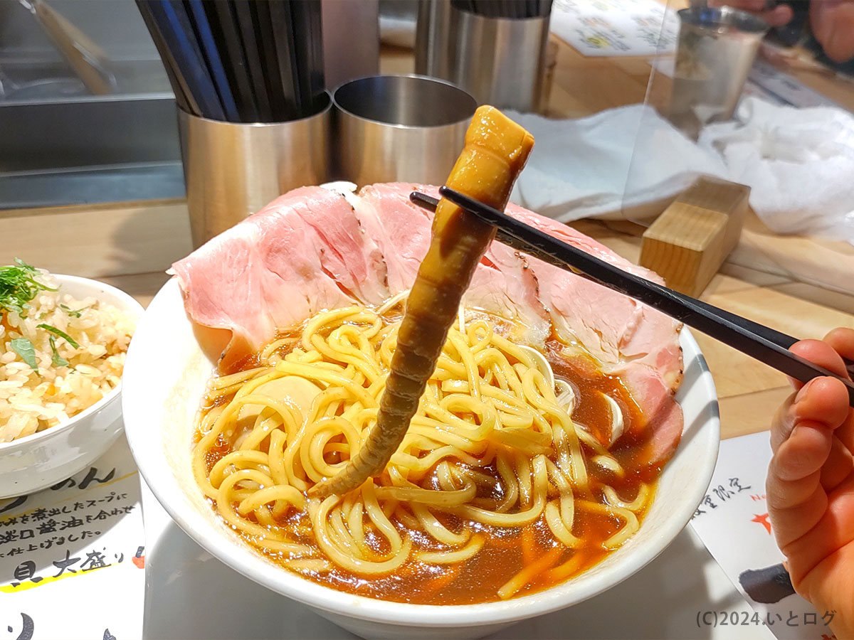 くそオヤジ最後のひとふり　大阪　十三　ラーメン