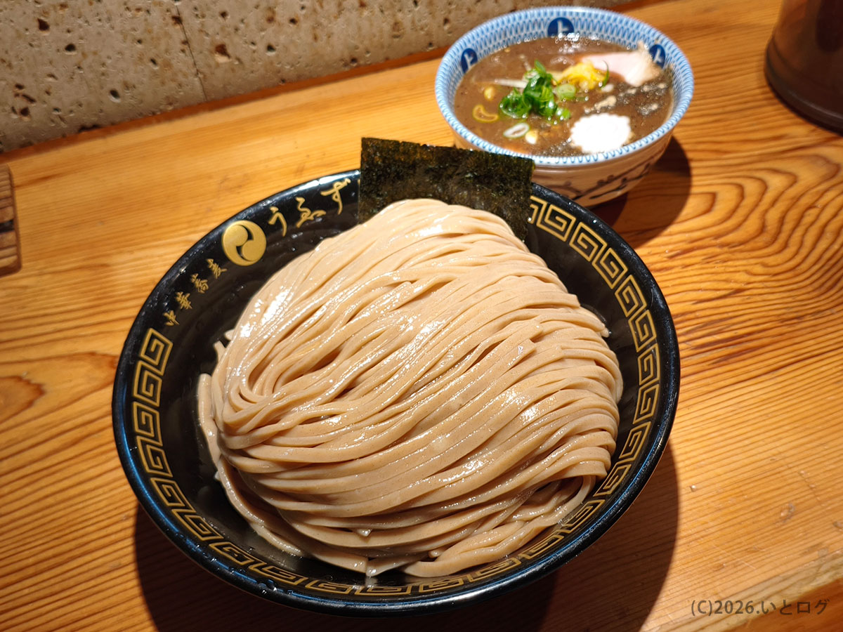 中華蕎麦うゑず』極太つけめんに舌鼓！行列覚悟の濃厚体験@山梨