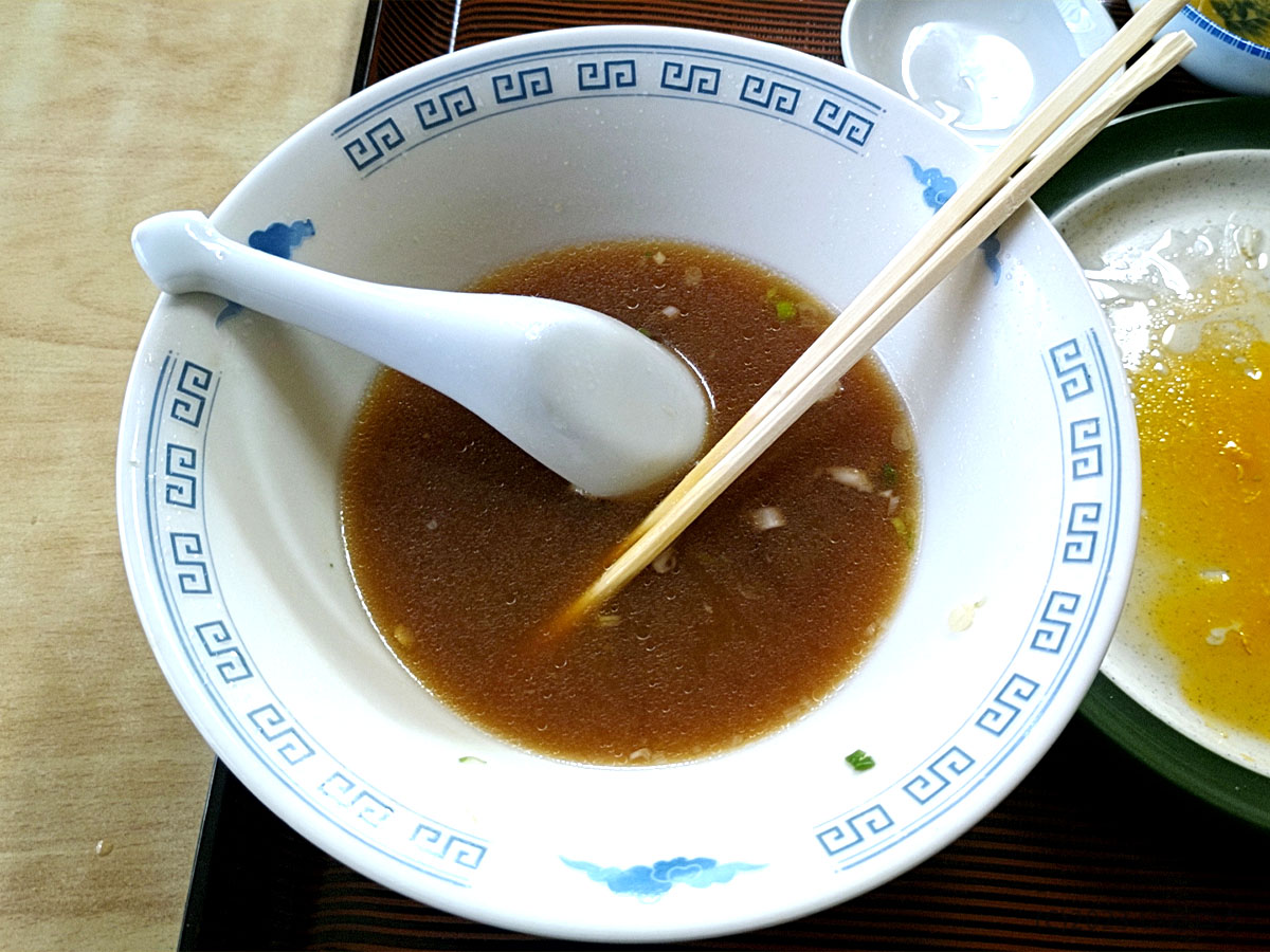 甲府駅　ラーメン　稲荷家