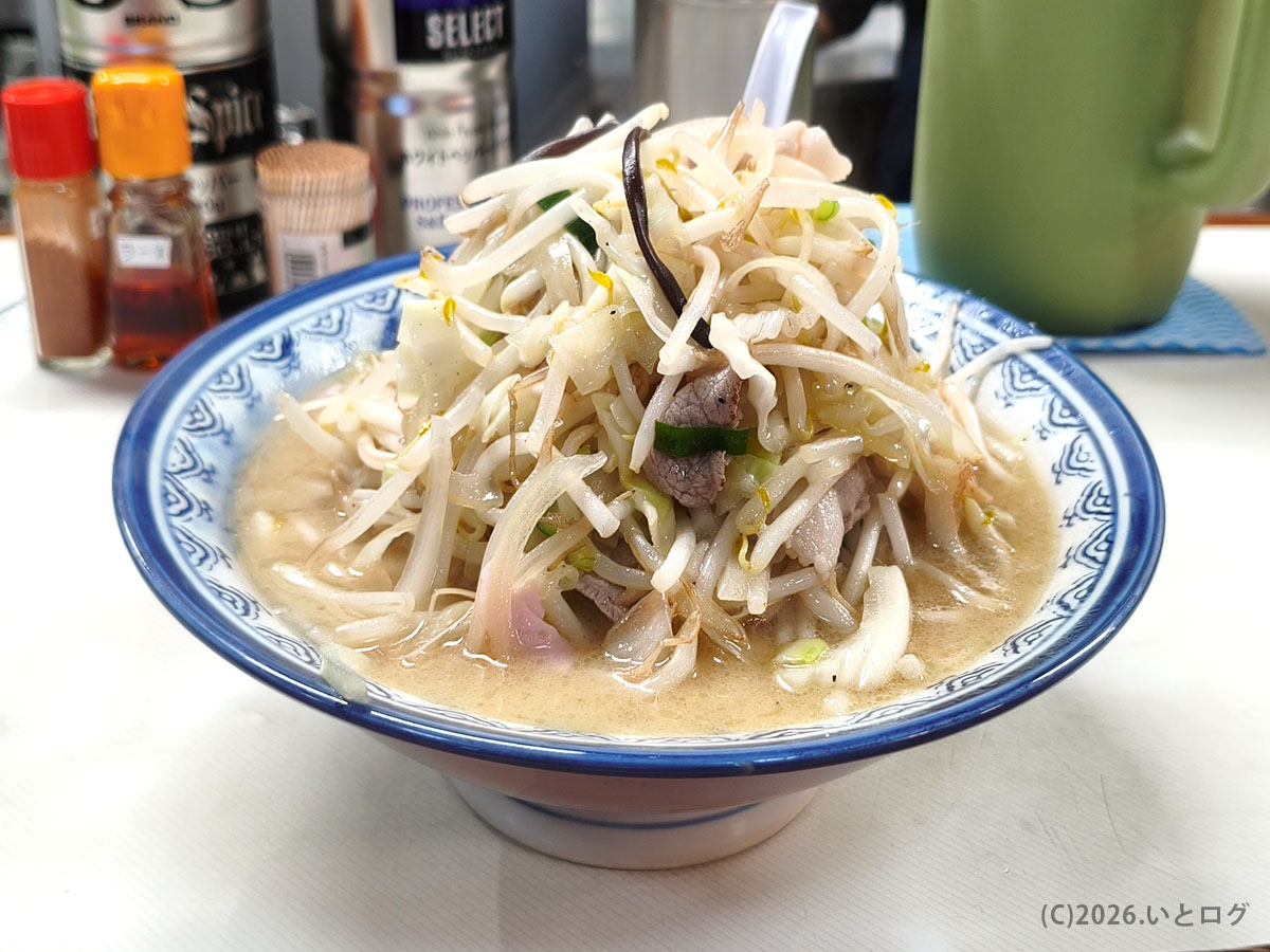 井出ちゃんぽん 本店（佐賀・武雄市）の名物ちゃんぽん 野菜多い圧巻のボリューム