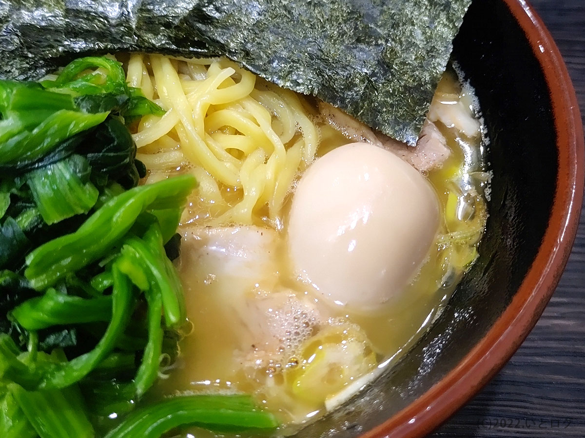 豚骨醤油ラーメン　味玉