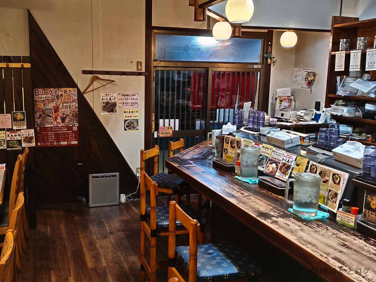 奈良県奈良市にあるラーメン店にぼしこいしの店内内観
