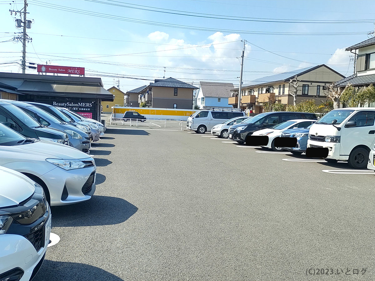 鳥そば　真屋　駐車場