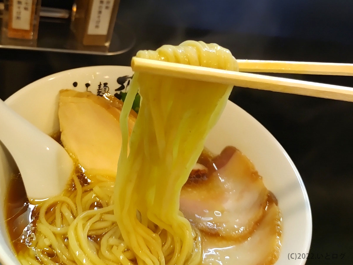 鶏そば　麺上げ