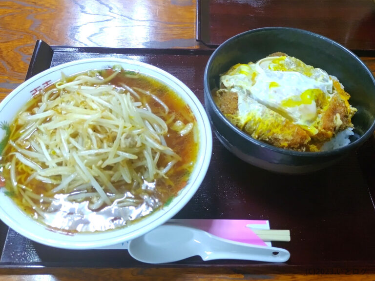 司食堂　かつ丼　ラーメン　河口湖