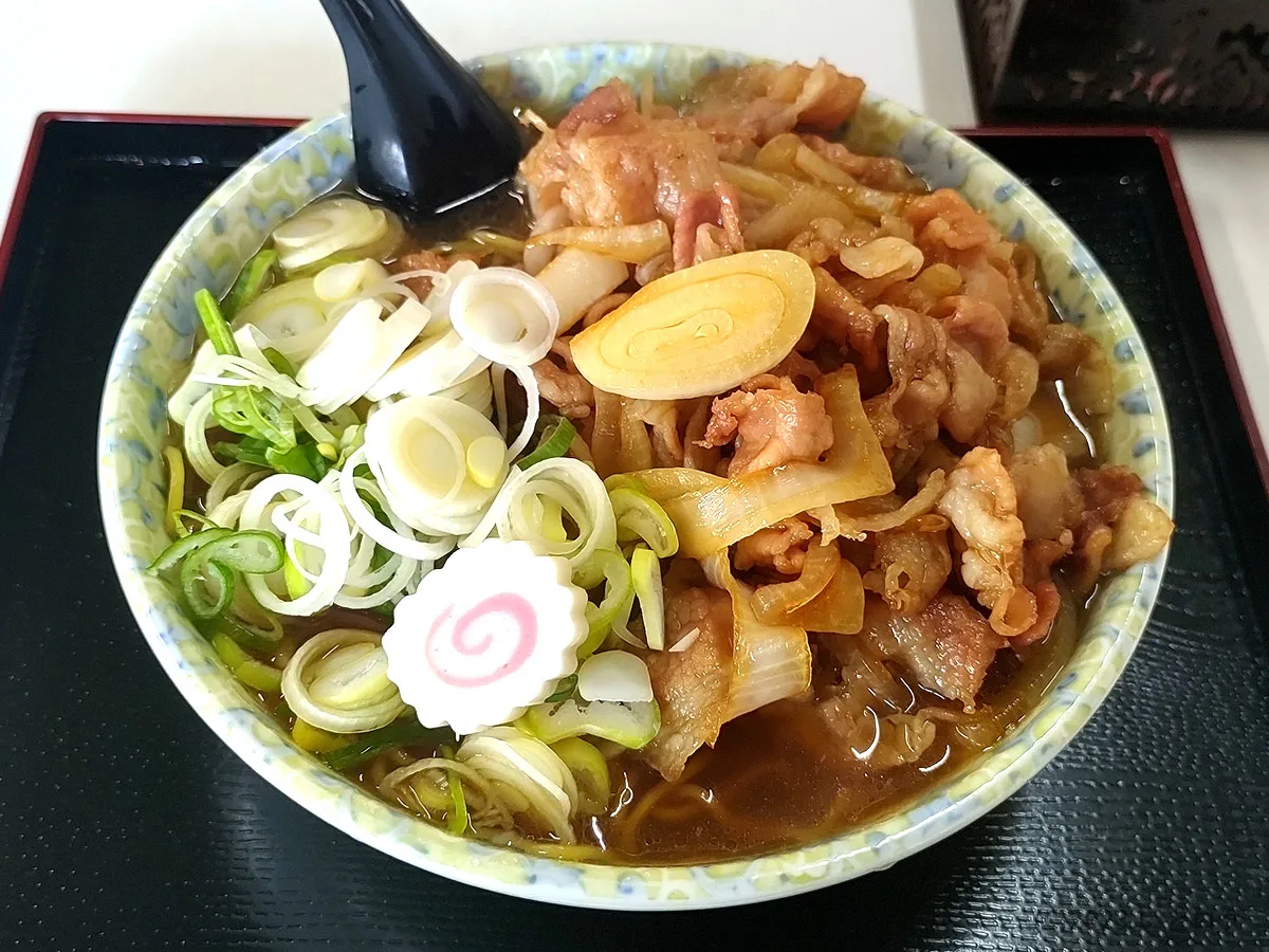 アルプス食堂 韮崎市 山梨 肉ラーメン