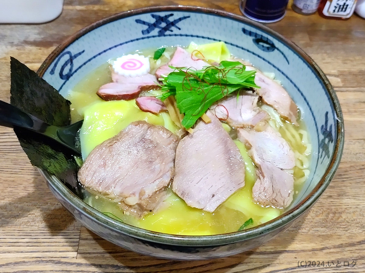 凌駕　山梨　甲府　塩ラーメン