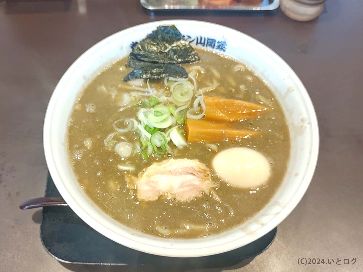 煮干しラーメン山岡家　山梨　甲斐市　極濃煮干し豚骨ラーメン