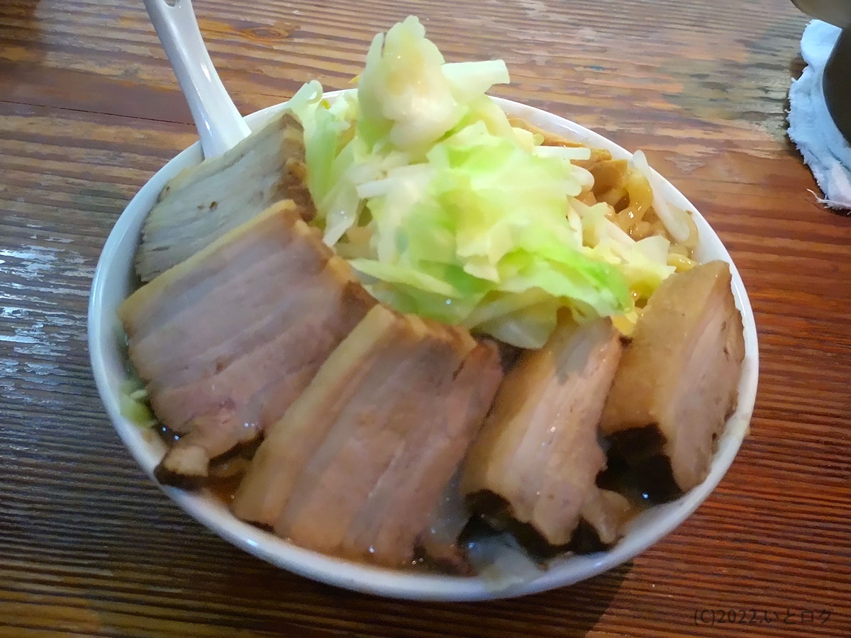 中ラーメン　バラ肉増し