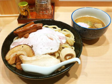 『濃厚つけ麺 善之介』極太麺はまるで吉田のうどん？！どっぷりと濃厚な豚骨魚介ダレのつけ麺を甲府駅前でオープン初日に食べたみたら、これは流行る予感。