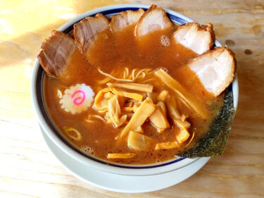 『えのきや 山梨店』ラーメンと焼肉の二刀流で宴会も出来る！限定手打ち中華そばを勘違いして、丁寧な接客の店員さんを疑った昼下がり。